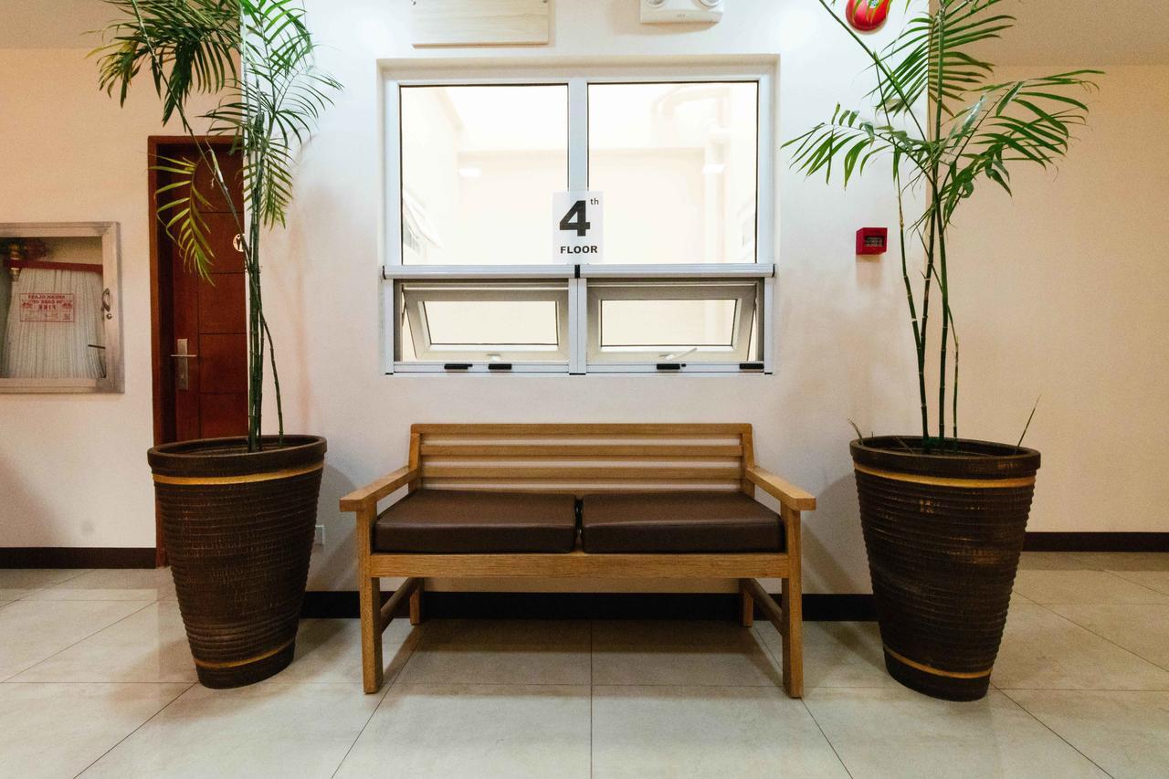 Готель Reddoorz Premium @ Sampaloc Makati Makati City Екстер'єр фото