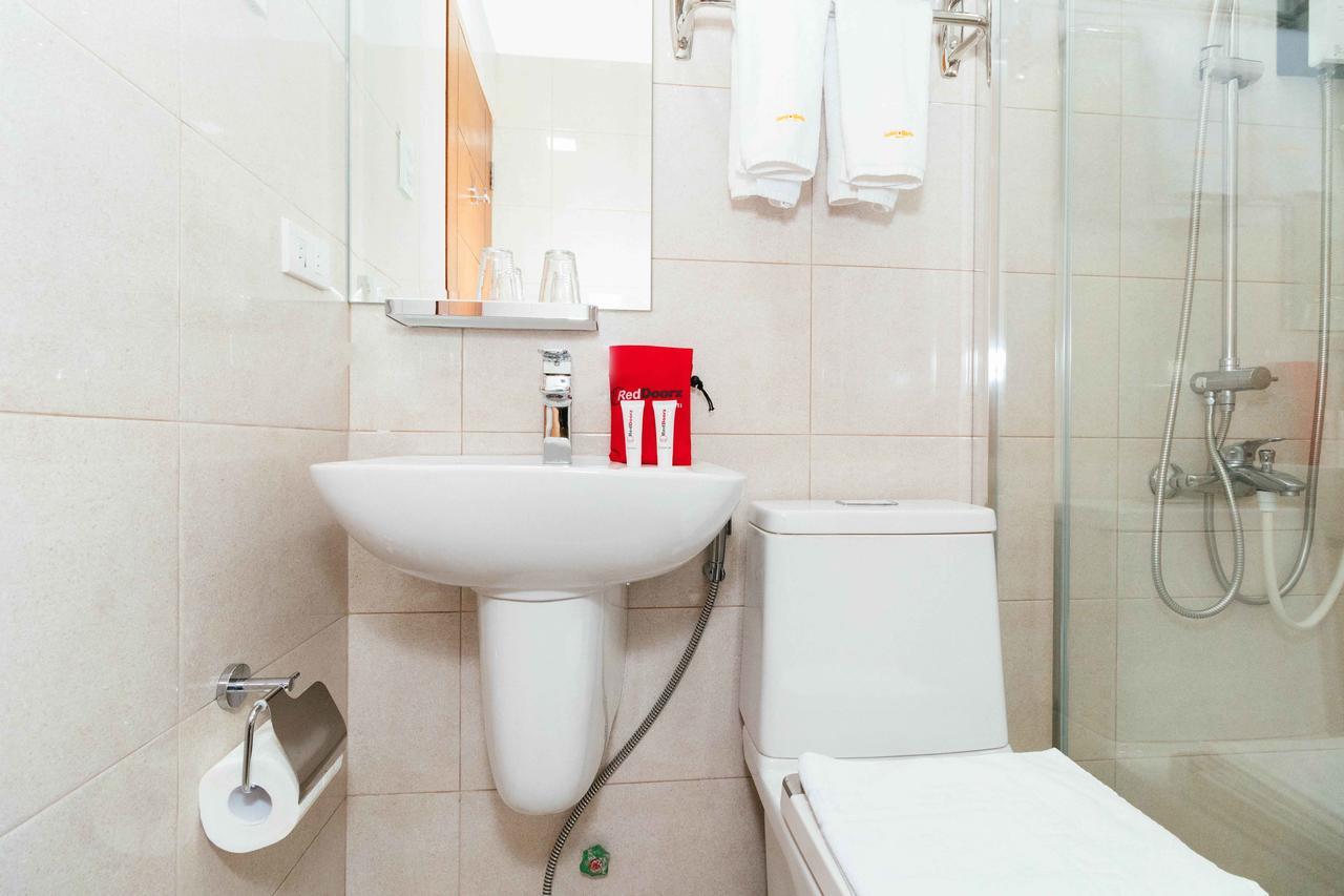 Готель Reddoorz Premium @ Sampaloc Makati Makati City Екстер'єр фото