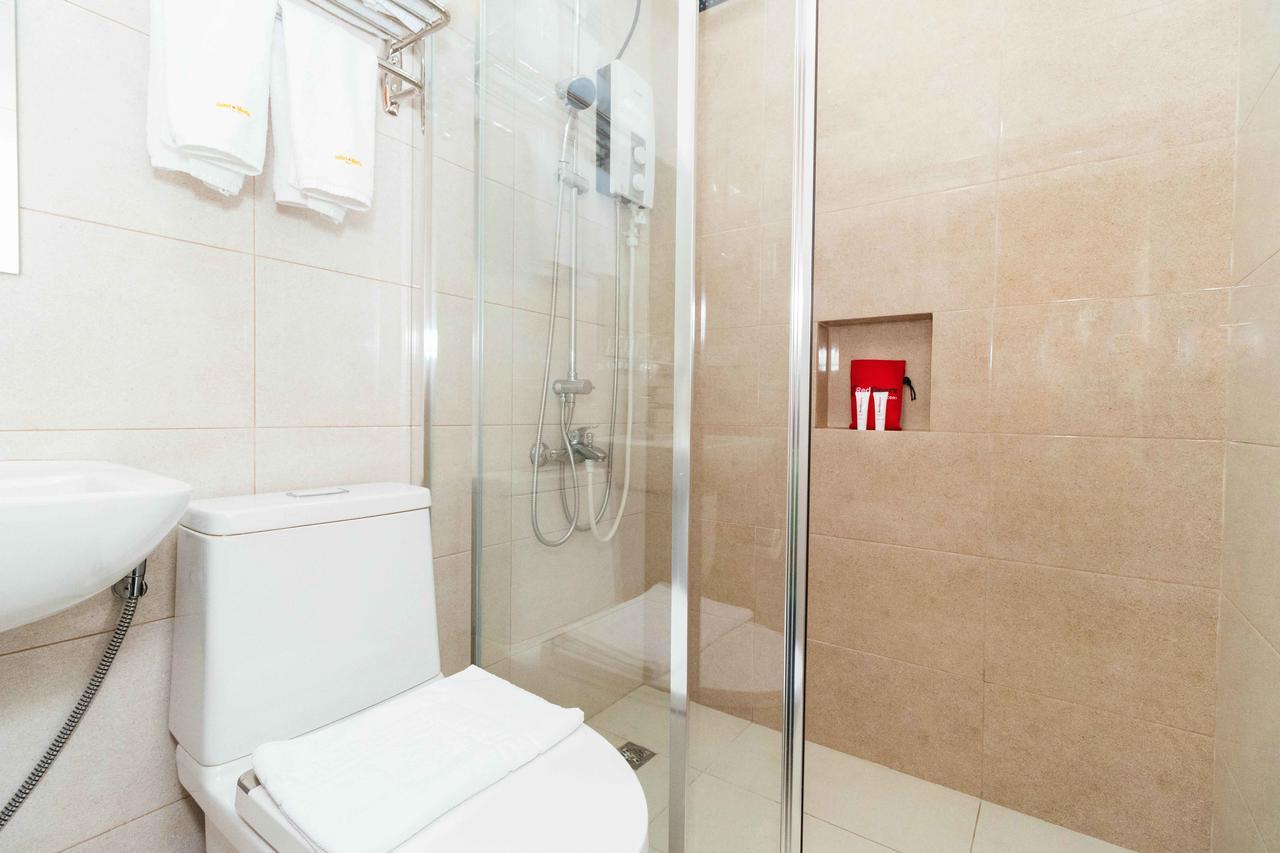 Готель Reddoorz Premium @ Sampaloc Makati Makati City Екстер'єр фото