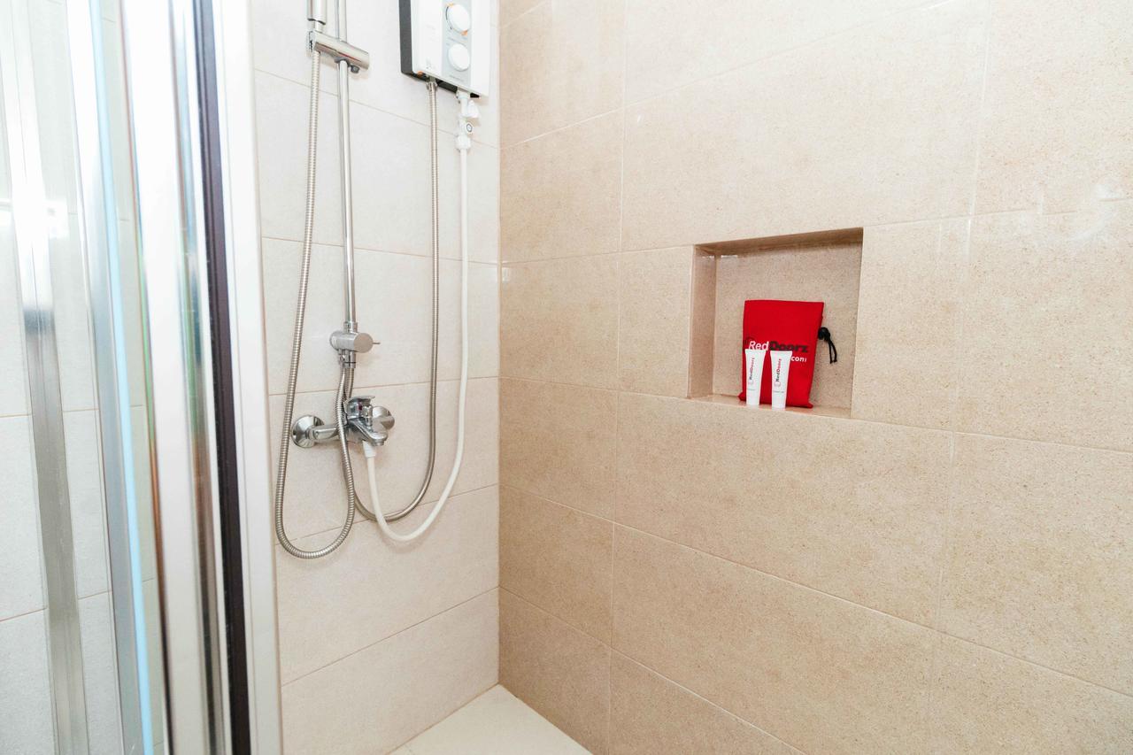 Готель Reddoorz Premium @ Sampaloc Makati Makati City Екстер'єр фото