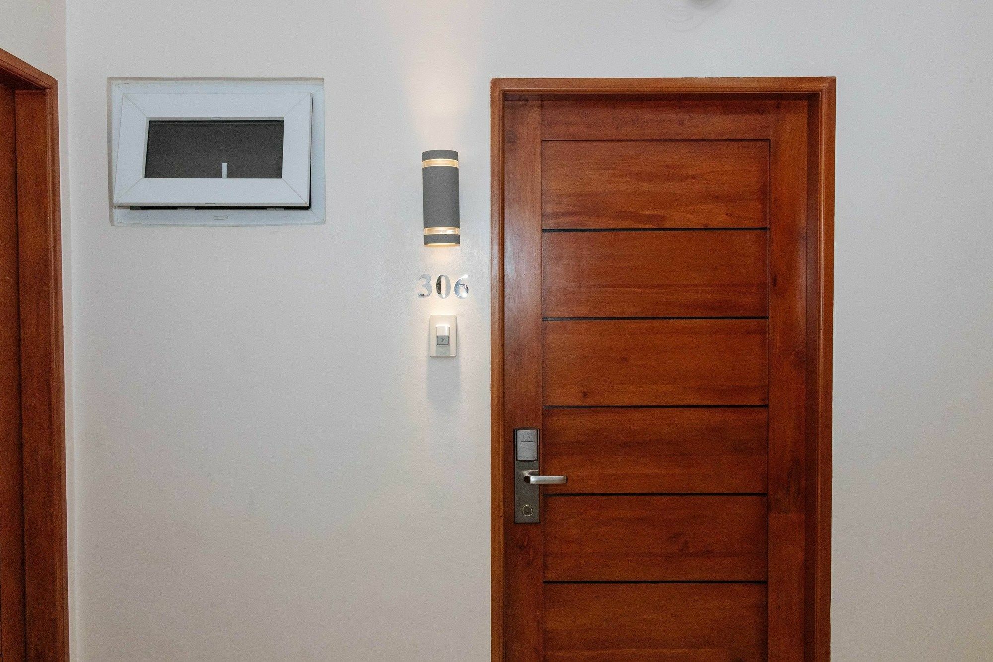 Готель Reddoorz Premium @ Sampaloc Makati Makati City Екстер'єр фото