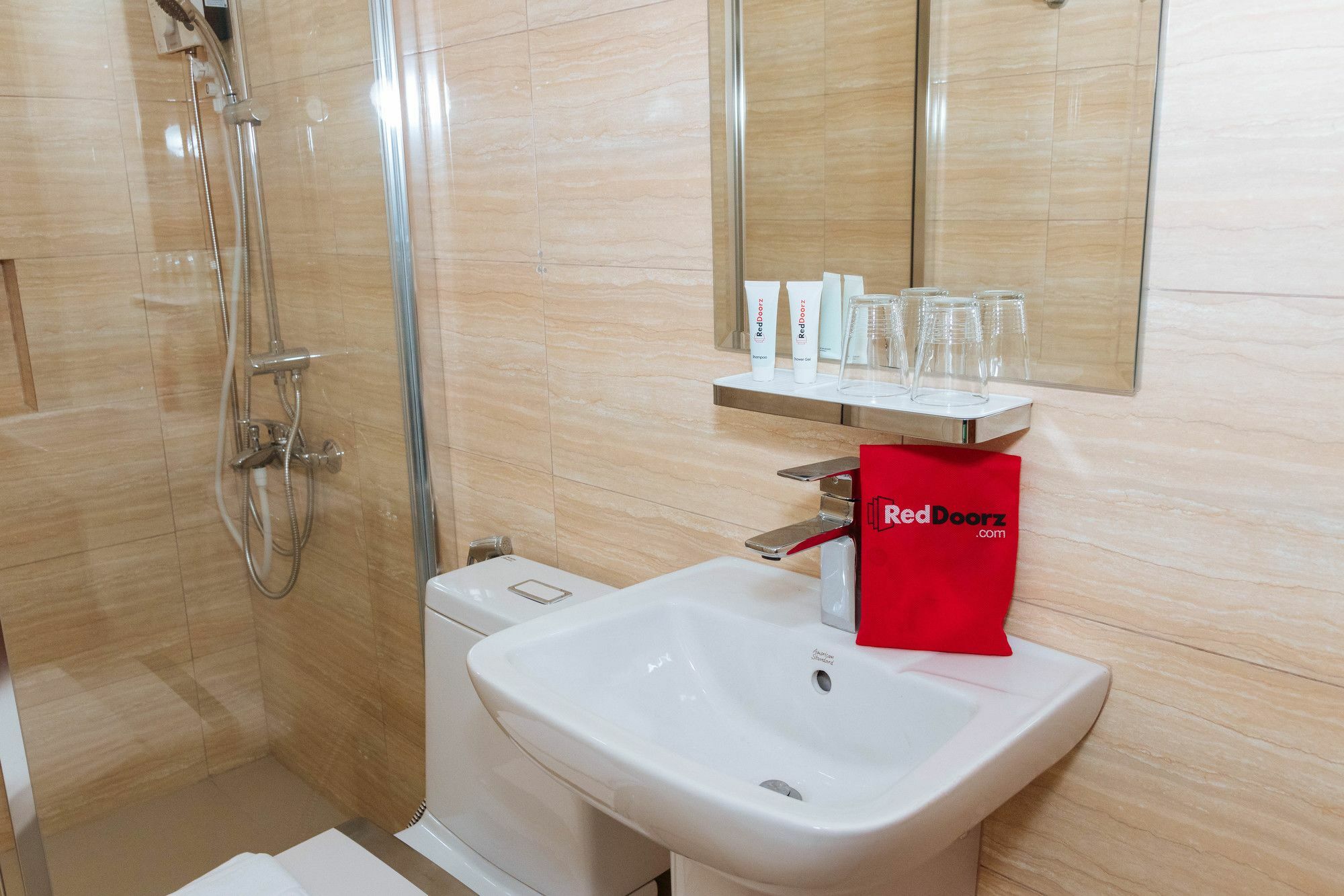Готель Reddoorz Premium @ Sampaloc Makati Makati City Екстер'єр фото