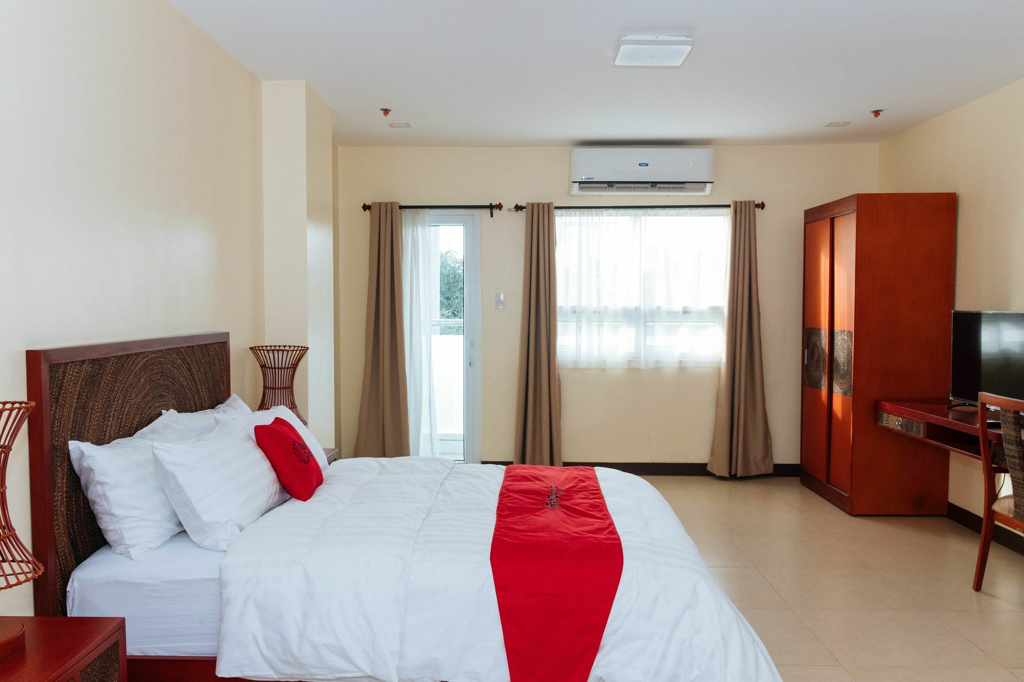 Готель Reddoorz Premium @ Sampaloc Makati Makati City Екстер'єр фото
