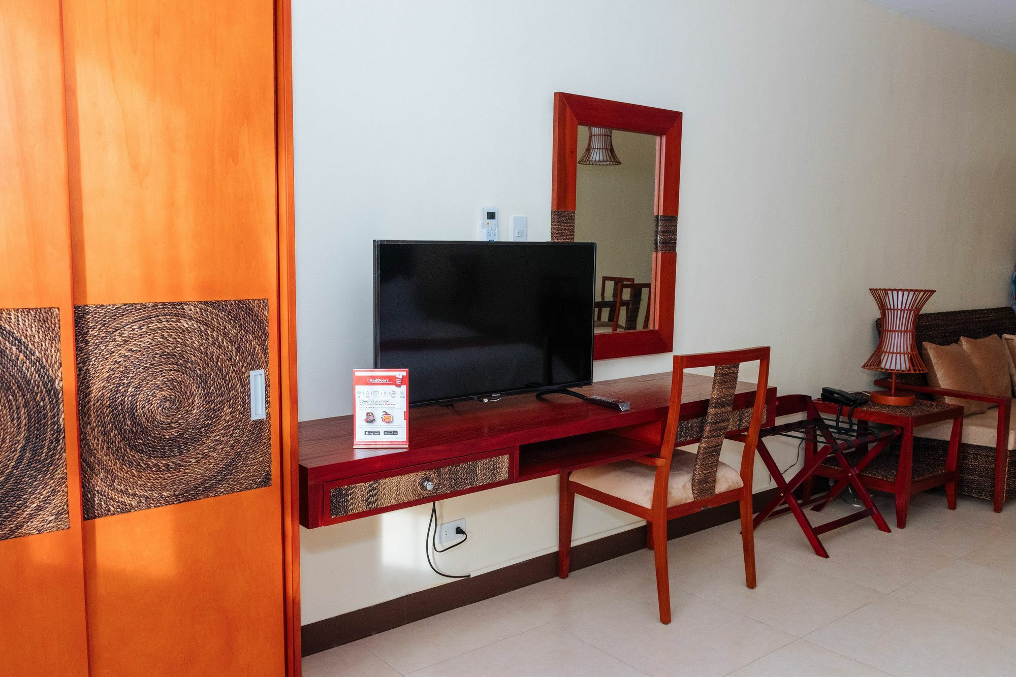 Готель Reddoorz Premium @ Sampaloc Makati Makati City Екстер'єр фото