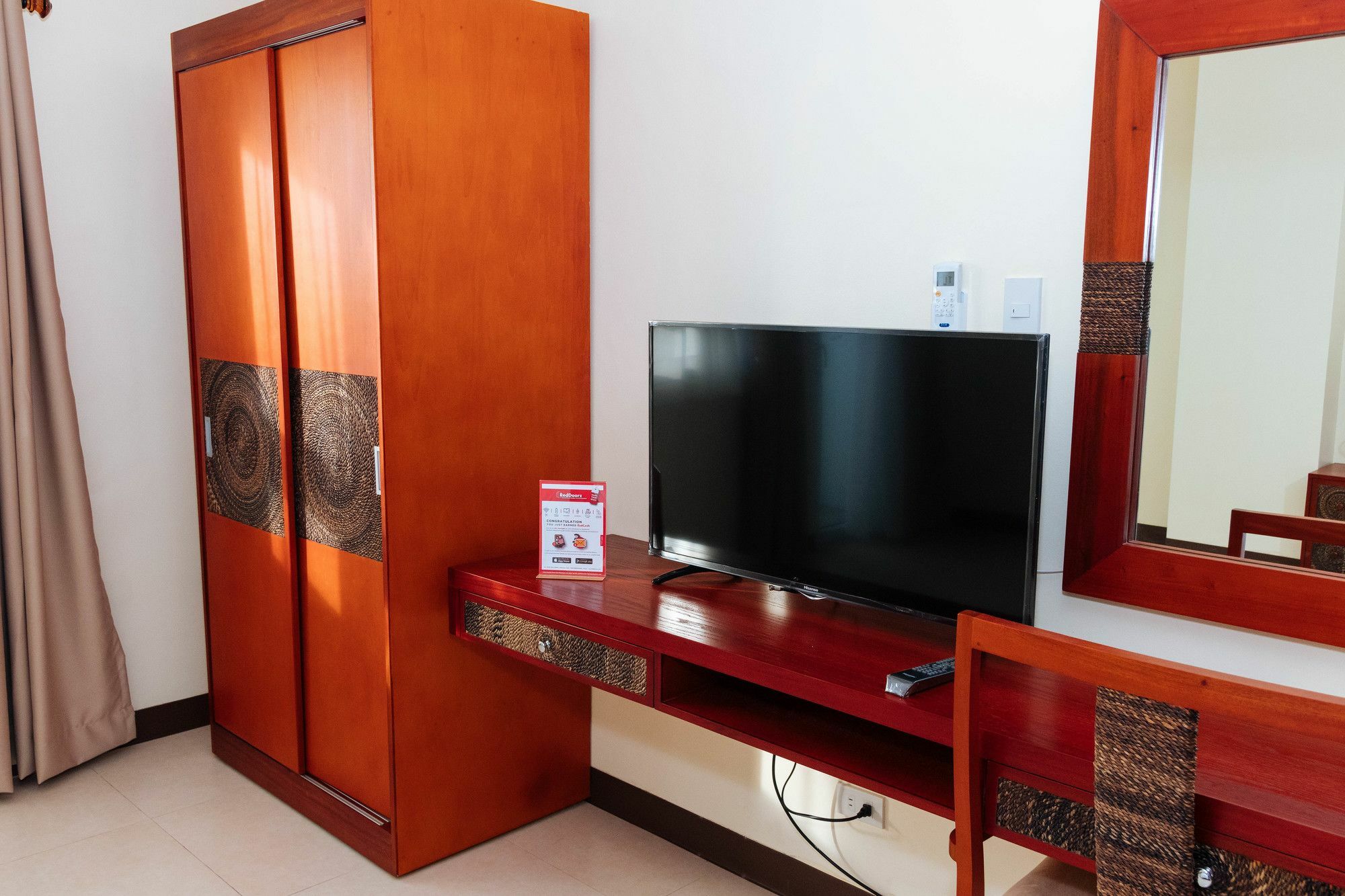 Готель Reddoorz Premium @ Sampaloc Makati Makati City Екстер'єр фото